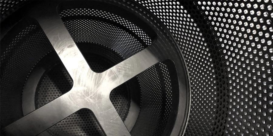 The STC Perfoplast™ filter is 4300 mm long and has a diameter of 500 mm